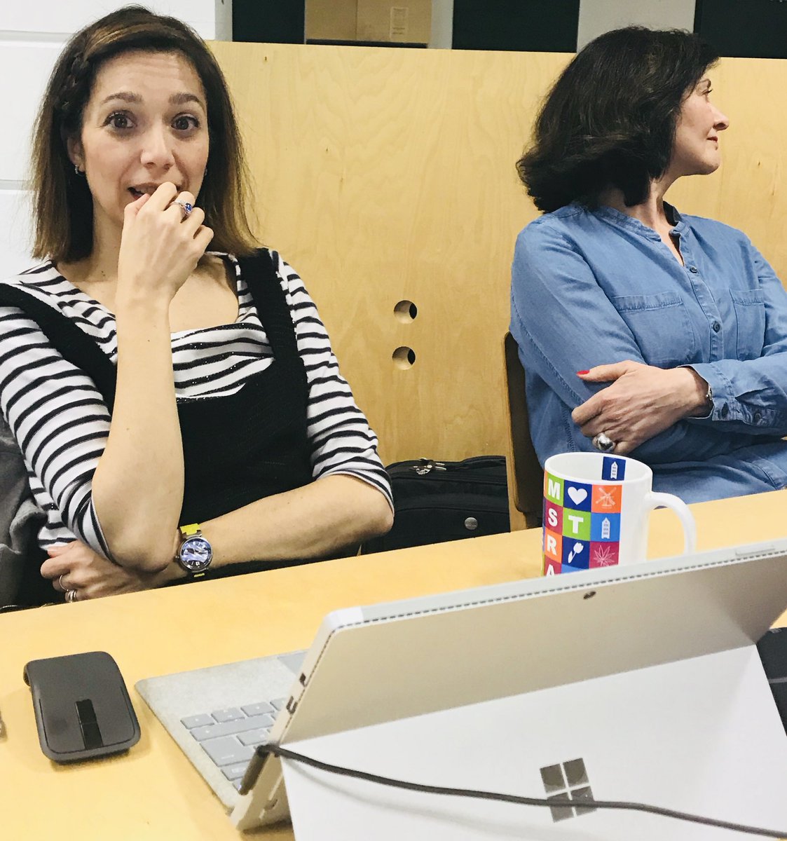 FlashTweet's tweet photo. Quand tu codes le samedi, tu penses aussi au #FlashTweet ! #Bravo
@coding_days pour cette journée découverte.
Maintenant je sais pourquoi les développeurs aiment les canards...
Merci @VanessaVincentR 🌺et un plaisir de rencontrer @SolenneBLG ⚡️
#codeleweekend #code #coding https://t.co/cZNneo1bP4