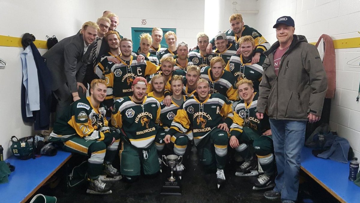 GlassBangers's tweet photo. Such sad news...14 die when truck collides with hockey team's bus in Canada https://t.co/ta58VapBgC https://t.co/UgsDJsZPlO