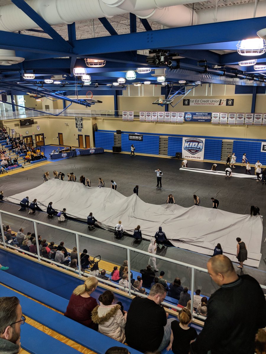 gmhs_band's tweet photo. Thanks, Penn State's indoor guard @EclipseWG_PSU, for helping us on to the floor this afternoon!! https://t.co/XyMQNtLAfJ