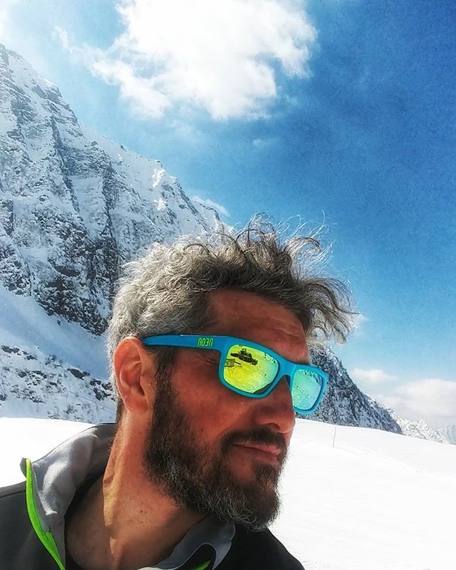 Grazie a @freerideparadise per averci ospitato con la @nazionaleartistiskiteam. Tre giorni stupendi, con persone meravigliose che rendono questo posto irresistibile e, soprattutto, ci hanno aiutato a portare avanti il nostro sogno di poter avvicinare più… ift.tt/2qbEVGC