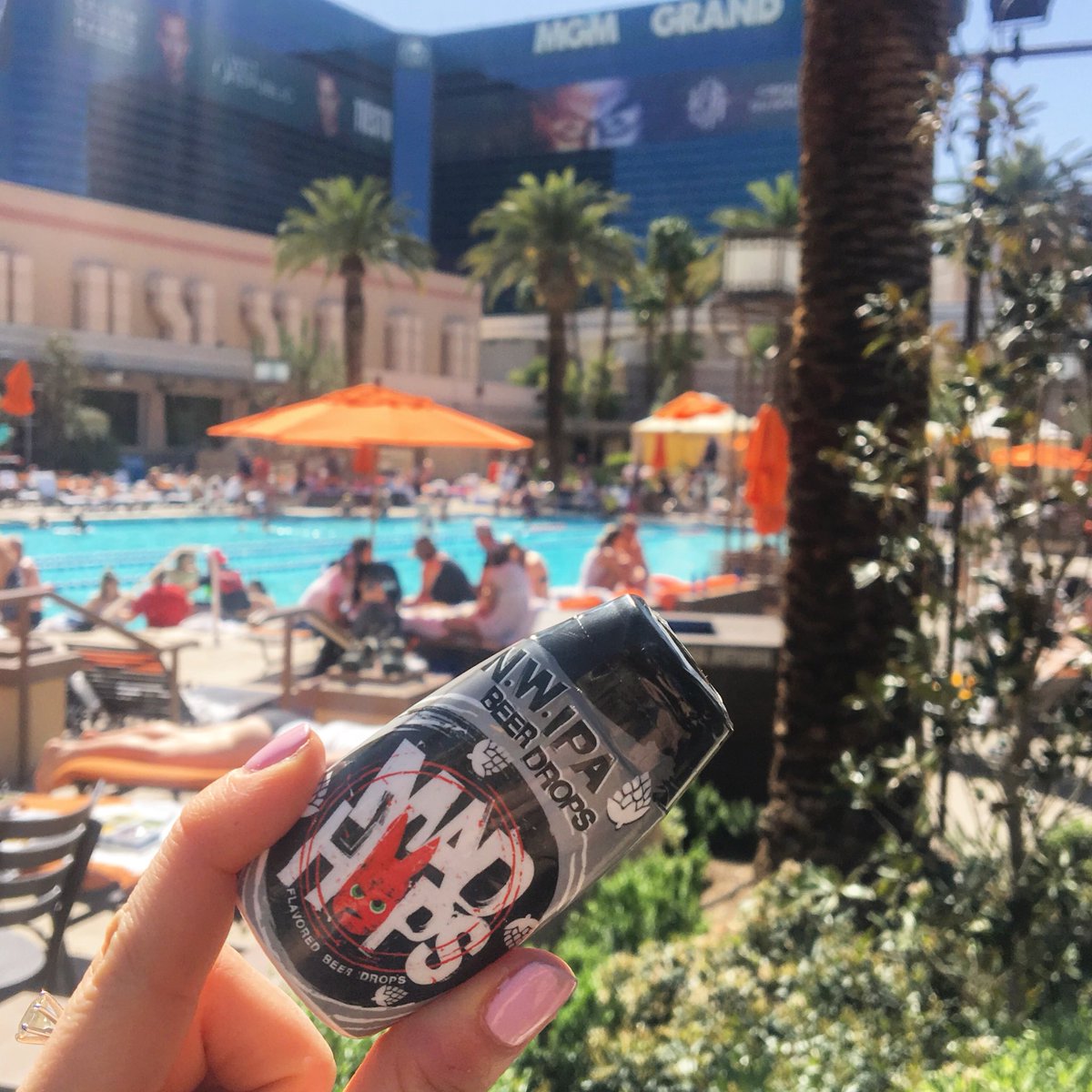 gomadhops's tweet photo. Cheers to #SPRINGBREAK! Bring a bottle of Mad Hops Flavored Beer Drops to the #poolparty & transform that boring #keg into the best tasting #IPA youโve ever had ๐ปSTOCK UP NOW โฌ๏ธ https://t.co/HWBuq7BBSa
#GoMadHops #Cheers #Beer SpringBreak2018 https://t.co/eLrHxdb8Sm