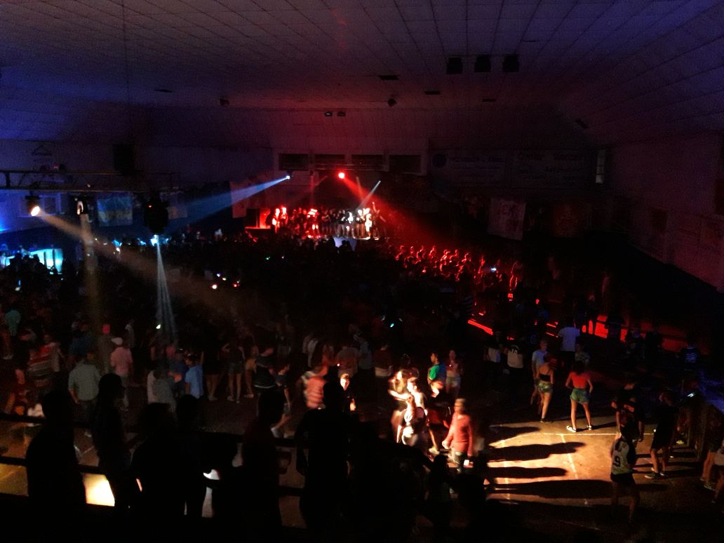 AgrupRocambole's tweet photo. Gracias por la buena onda a todas las agrupaciones 19' y toda la gente que formó parte de esta gran noche!! 🍻🍻

Nos vemos en las 2 últimas 

#13A  y #20A 🍾🍷🍻 https://t.co/SoColxEk3K