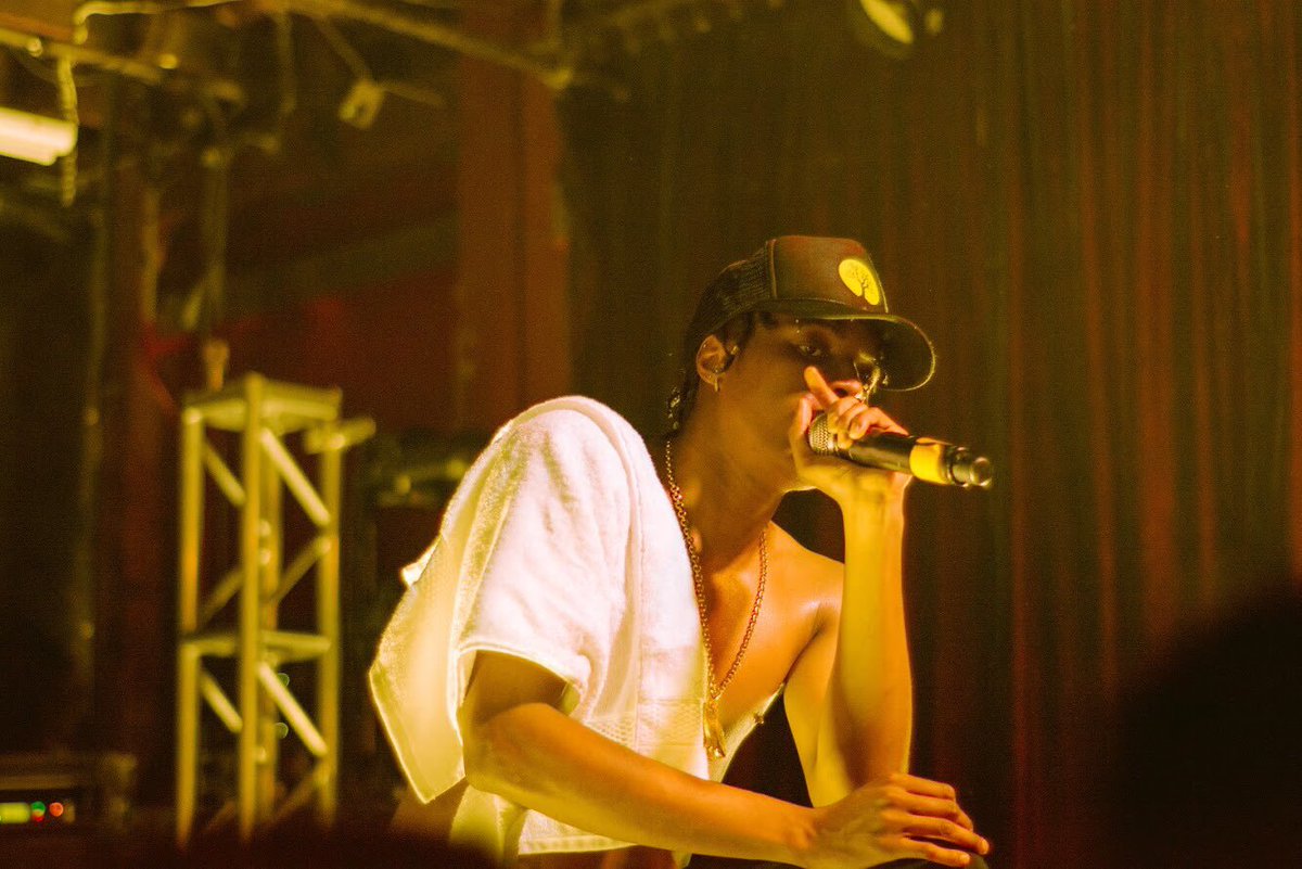 yonniii_'s tweet photo. @RoyWoods #SayLessTour was Fuckin Amazing!
#OVOUTU https://t.co/RoRobXGWR4