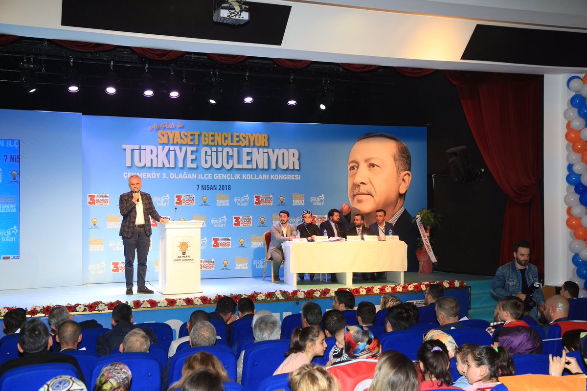 akgnccekmekoy's tweet photo. 3. Olağan İlçe Gençlik Kolları Kongremizde @Cekmekoybeltr Başkanımız Sn. @AhmettPoyraz selamlama konuşmasını gerçekleştiriyor.  @tahaayhan @salihkirici @AhmettPoyraz @ https://t.co/QFBBn4E2sh