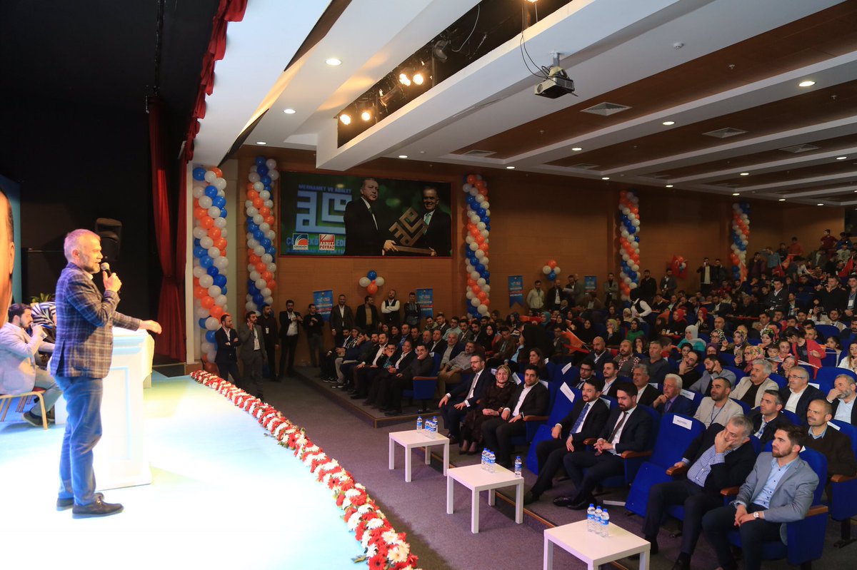 akgnccekmekoy's tweet photo. 3. Olağan İlçe Gençlik Kolları Kongremizde @Cekmekoybeltr Başkanımız Sn. @AhmettPoyraz selamlama konuşmasını gerçekleştiriyor.  @tahaayhan @salihkirici @AhmettPoyraz @ https://t.co/QFBBn4E2sh