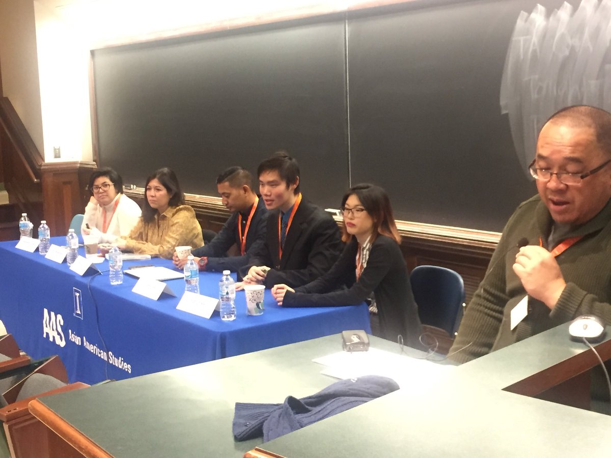 #AsiaUnboundUIUC continues with PhD alumni and current undergraduate #AsianAmericanStudies majors to discuss their experiences at Illinois.