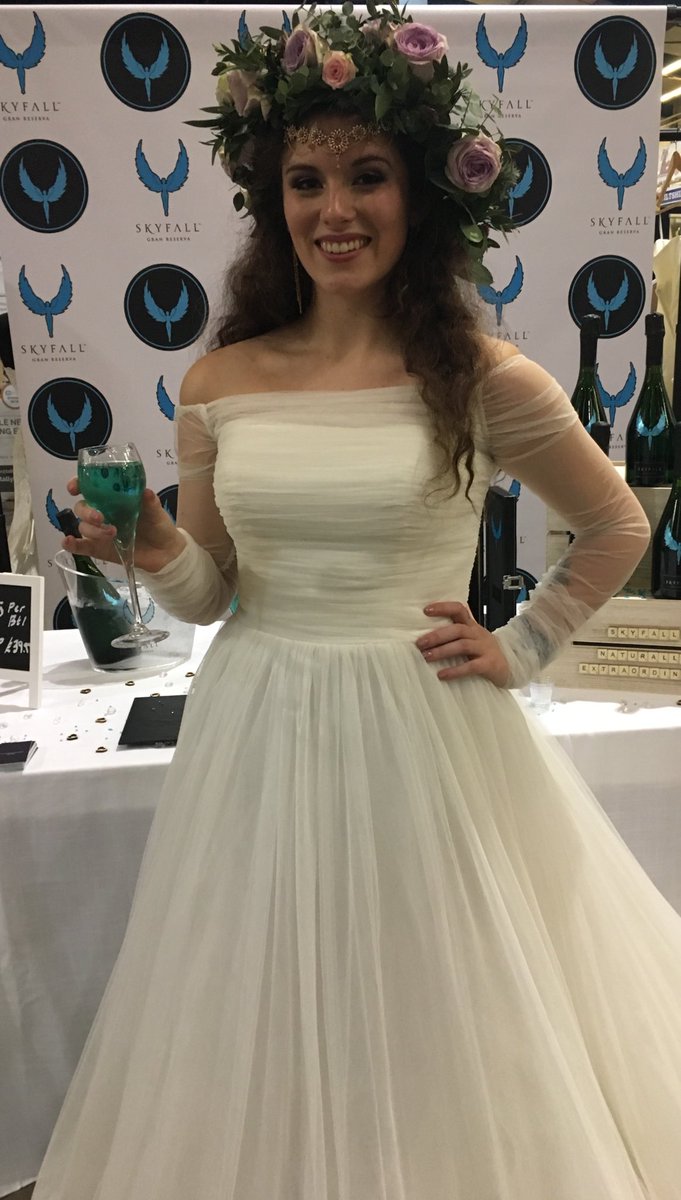weareskyfall's tweet photo. @BridalrelovedSt enjoying Skyfall! Gorgeous! https://t.co/Pict4Lx1kl
