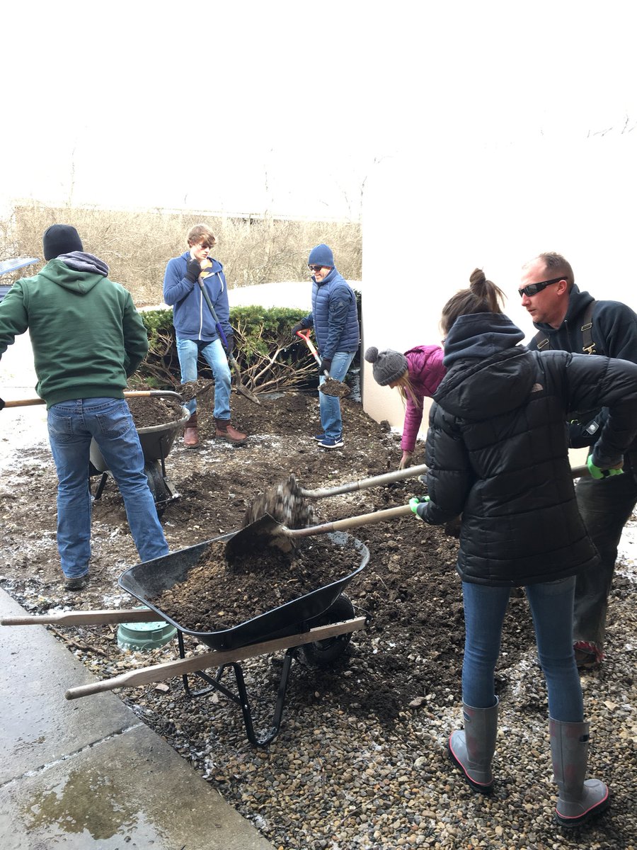 vcsawmillcampus's tweet photo. @VineyardSawmill at Daniel Wright Elementary making a patio for teachers and staff and working inside as well! We love our city and community! #VCGO18 #dublinoh @DublinSchools https://t.co/E2lKtfqxQi