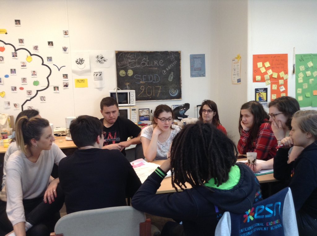ESNFrance's tweet photo. Les bénévoles du réseau ESN France à la découverte du conseil d'administration #InsightWeekend #THISisESN https://t.co/CvmDW1Opvf