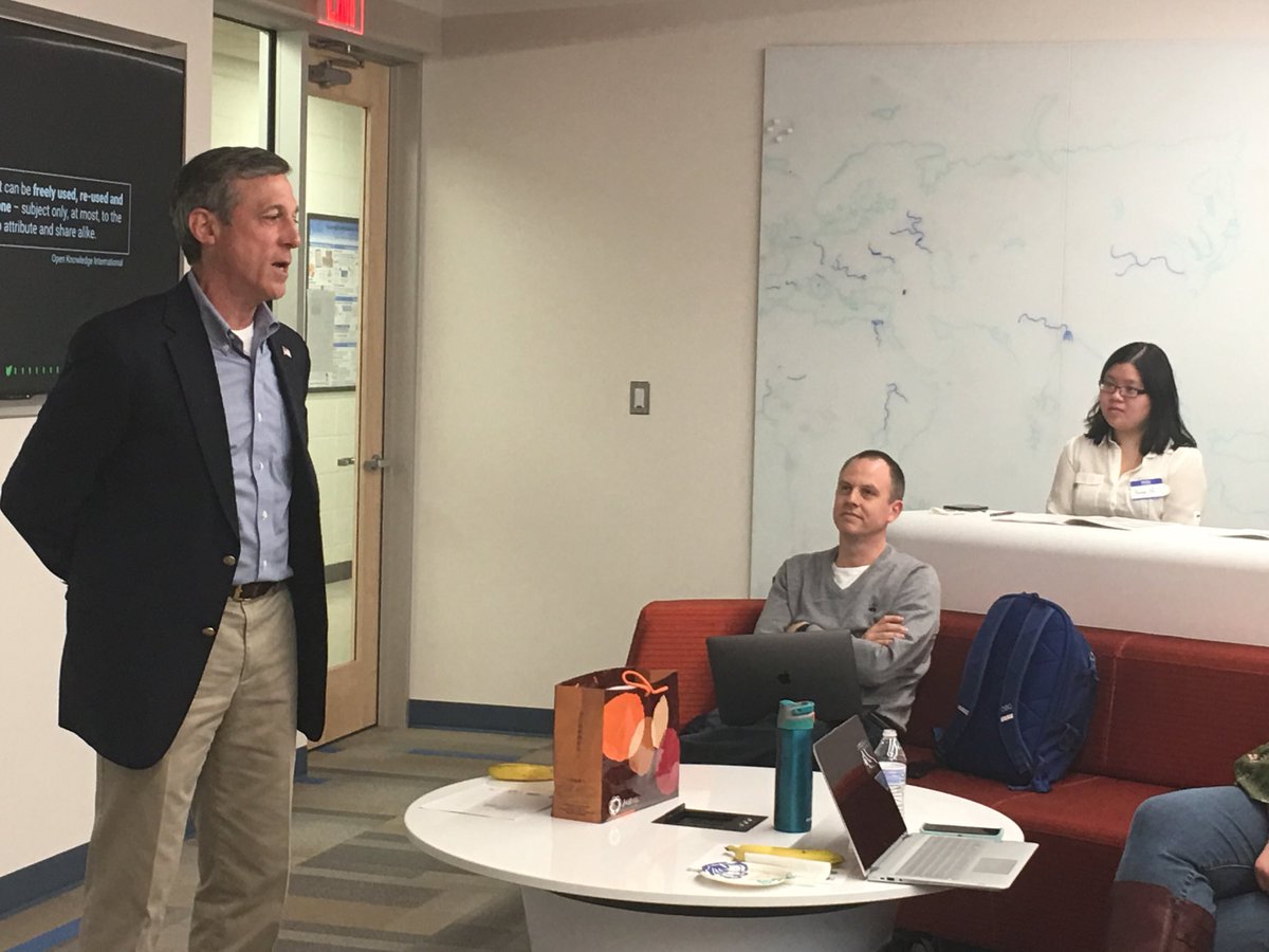 AAADENews's tweet photo. Delaware Governor @JohnCarneyDE speaking @opendatade about the data challenge with @DelawareDOT  @YourDNREC @DelawareGIS and @Tech_Impact #netde #odc18 https://t.co/LEmM4DOPjX