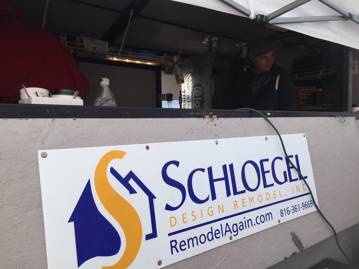 TimFallerShow's tweet photo. After our Production Manager RoundTable the members of the Podeidon group are at a bar b que competition with Chris Peterson of Schloegel!  Hanging out waiting for the presentation part and prizes. https://t.co/64lSOQQ6Gt