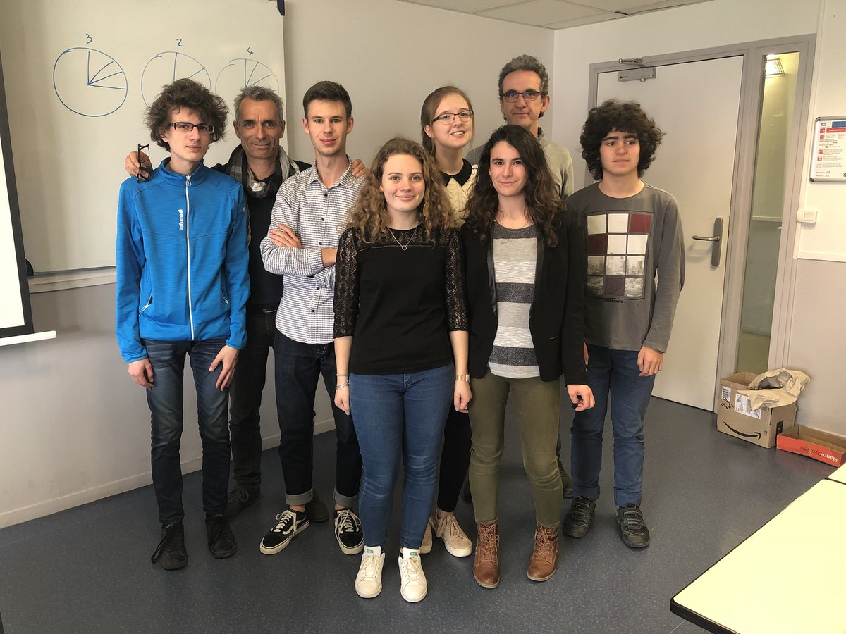 asso_CSK's tweet photo. #Présentations #TFJM L’équipe JeanDuSud de l’édition 2018 ! @TFJM2 https://t.co/F2KHYvMeAp