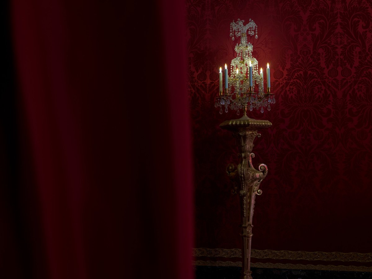 CVersailles's tweet photo. #PhotoDuJour Ambiance nocturne dans le salon de Mercure // #PhotoOfTheDay Night atmosphere in the Mercury room https://t.co/0M4iCVOuiJ