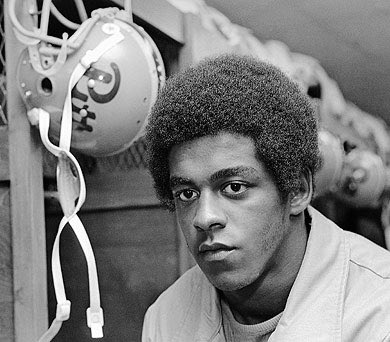 Happy Birthday to the greatest RB CFB has EVER seen Tony Dorsett 