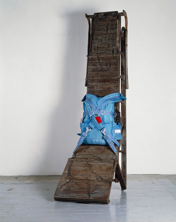 miartMilano's tweet photo. #Preview #EstablishedContemporary
#StudioGuenzani tells us about #SalvatoreScarpitta.
Image: Salvatore Scarpitta, “Parachute Sled”, 1987. Photo: R. Marossi. Courtesy: Studio Guenzani, Milano
#StudioGuenzani #miart2018 https://t.co/3JU5boFE6Y