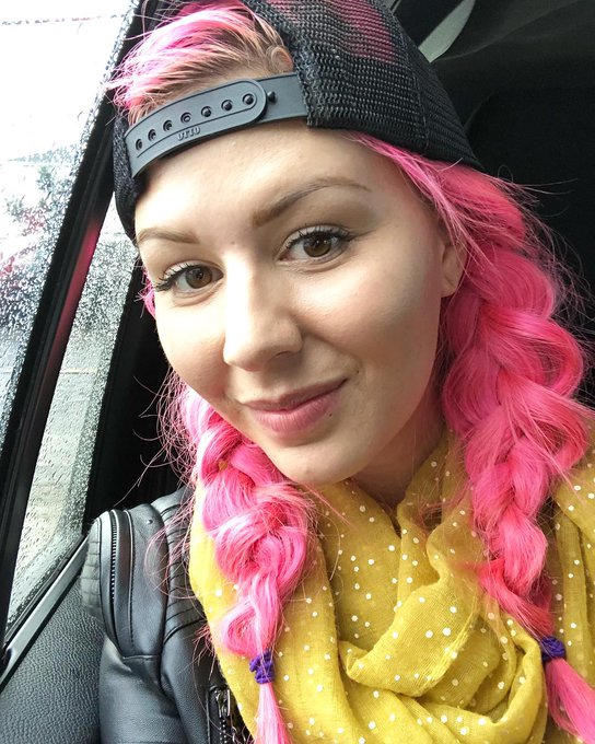 Watch Annalee Belle's leaked NSFW photo on TwXstars