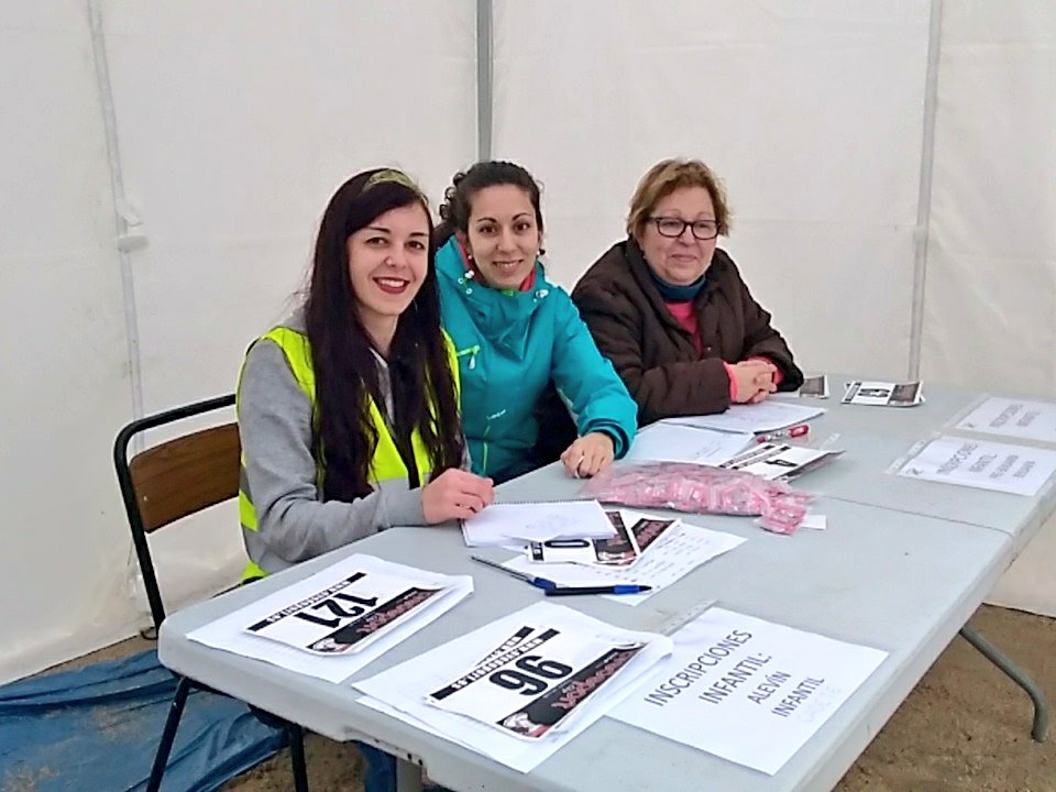 runmanantiales's tweet photo. Las chicas de las inscripciones infantiles #RunManantiales https://t.co/8P2IQGGClP