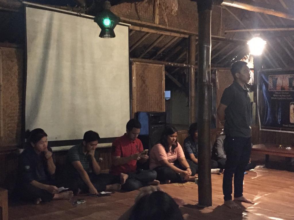 IKASATUSMG's tweet photo. #LiveReport
Sedang berlangsung pemaparan visi-misi dari calon ketua dan wakil ketua ikasatu semarang 2018-2019 https://t.co/3m4HBkSgq4