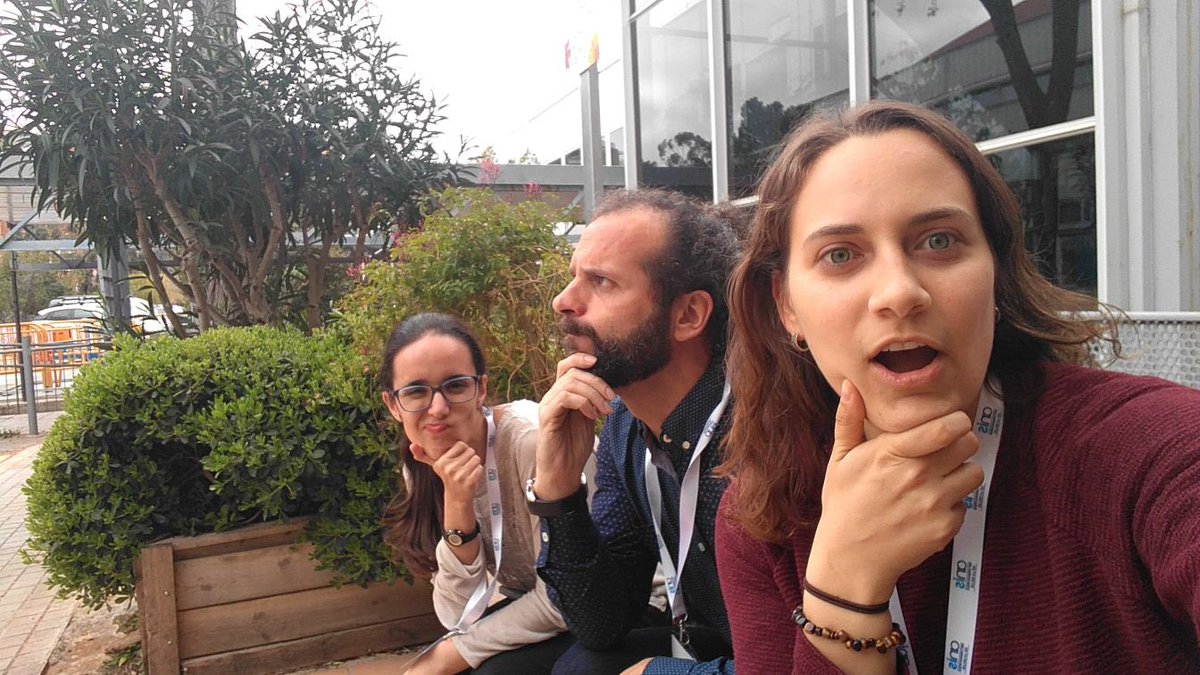 CarlosSierr2912's tweet photo. Ahora sí que la delegación del #mccupf en el #ANIS18 está al completo @anisalud @ccupf @bsm_upf #ComunicaCiencia #SciComm https://t.co/RuF6ypfMGa