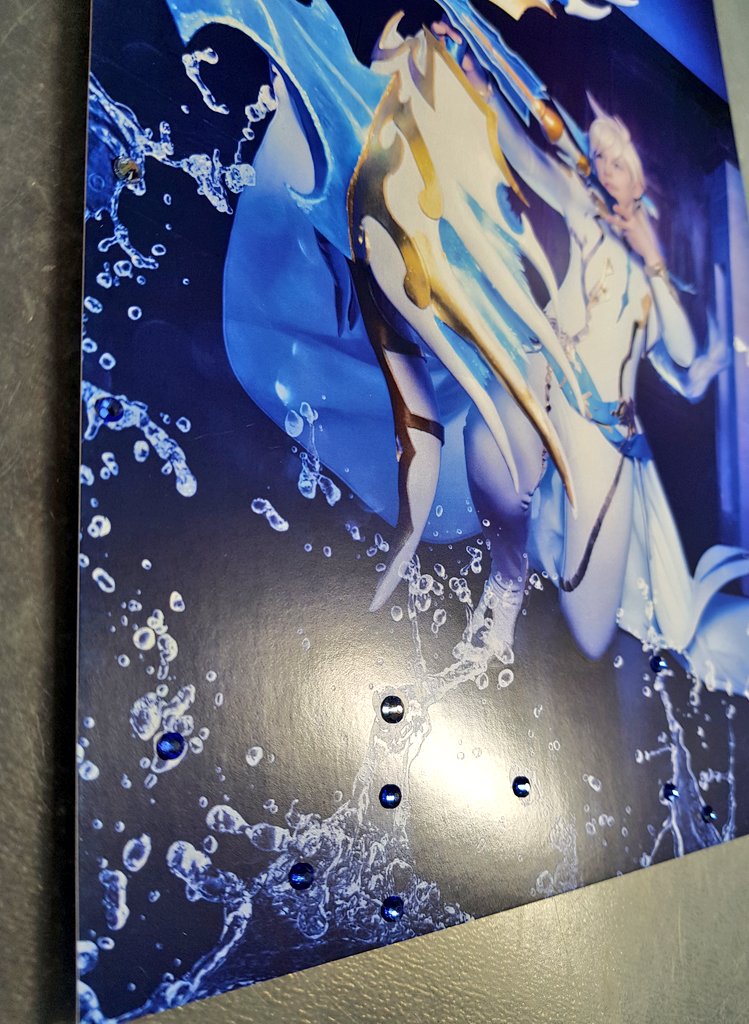 DemonicInnocenc's tweet photo. Wir haben wieder 6 neue #Prints für euch zusammen gestellt ☺ und 3 davon gibt es auch als "Swarovski Edition" 💎
📸: @Avarcair , @o0Yulice0o und @Solliefoto
#TalesofZestiria #Sorey #Mikleo #Cosplay #FotoCon2017 #Dedeco2018 https://t.co/HJhzW6Hk2C