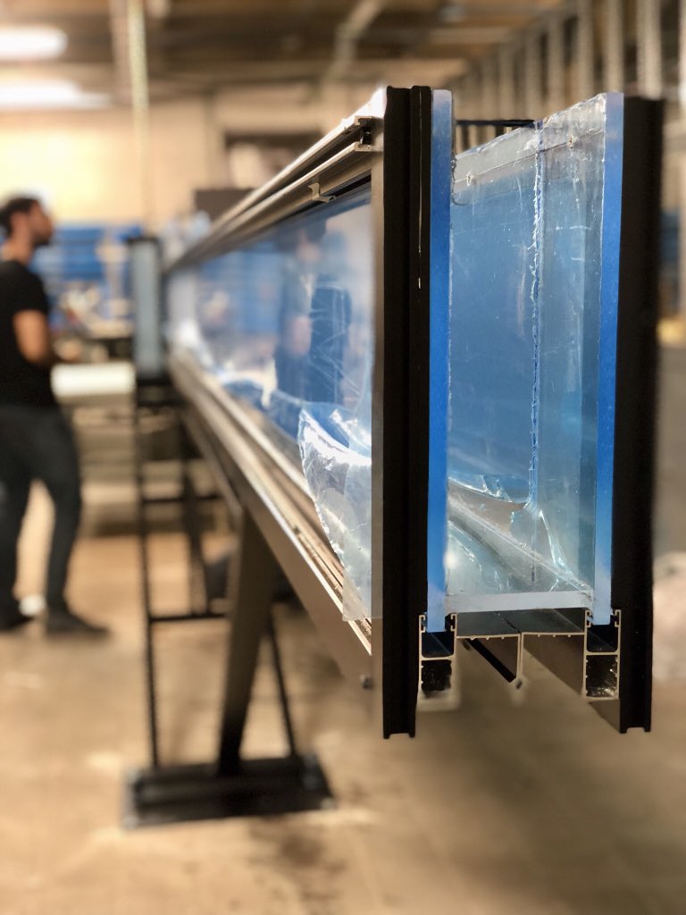 joseluorts's tweet photo. Desde hoy el laboratorio de hidráulica de @caminosupm tiene un nuevo canal de ensayos hidráulicos diseñado y fabricado íntegramente por y para alumnos. Es un orgullo poder participar de este proyecto increíble y no puedo esperar a hacer realidad todas las ideas que nos faltan. https://t.co/3miyK6lgkx