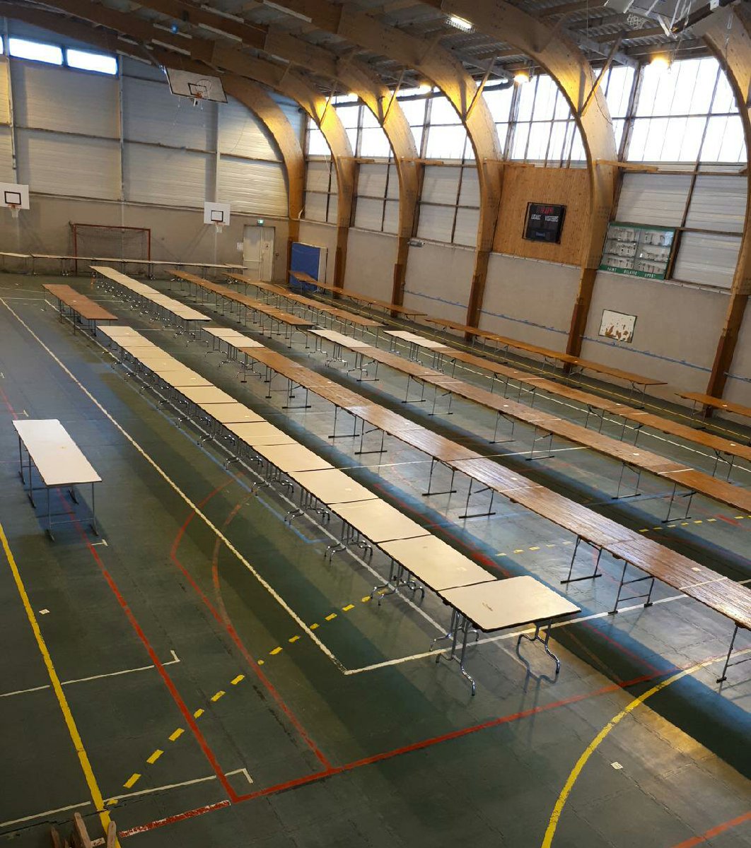 C44680's tweet photo. Demain c'est #vide #grenier à Saint #Hilaire de #chaleons. Les #tables sont prêtes pour les #exposants . Ns vs attendons nombreux dès 9h! :-) #chiner #brocante #jevidemongrenier https://t.co/TL1ZjP2twO