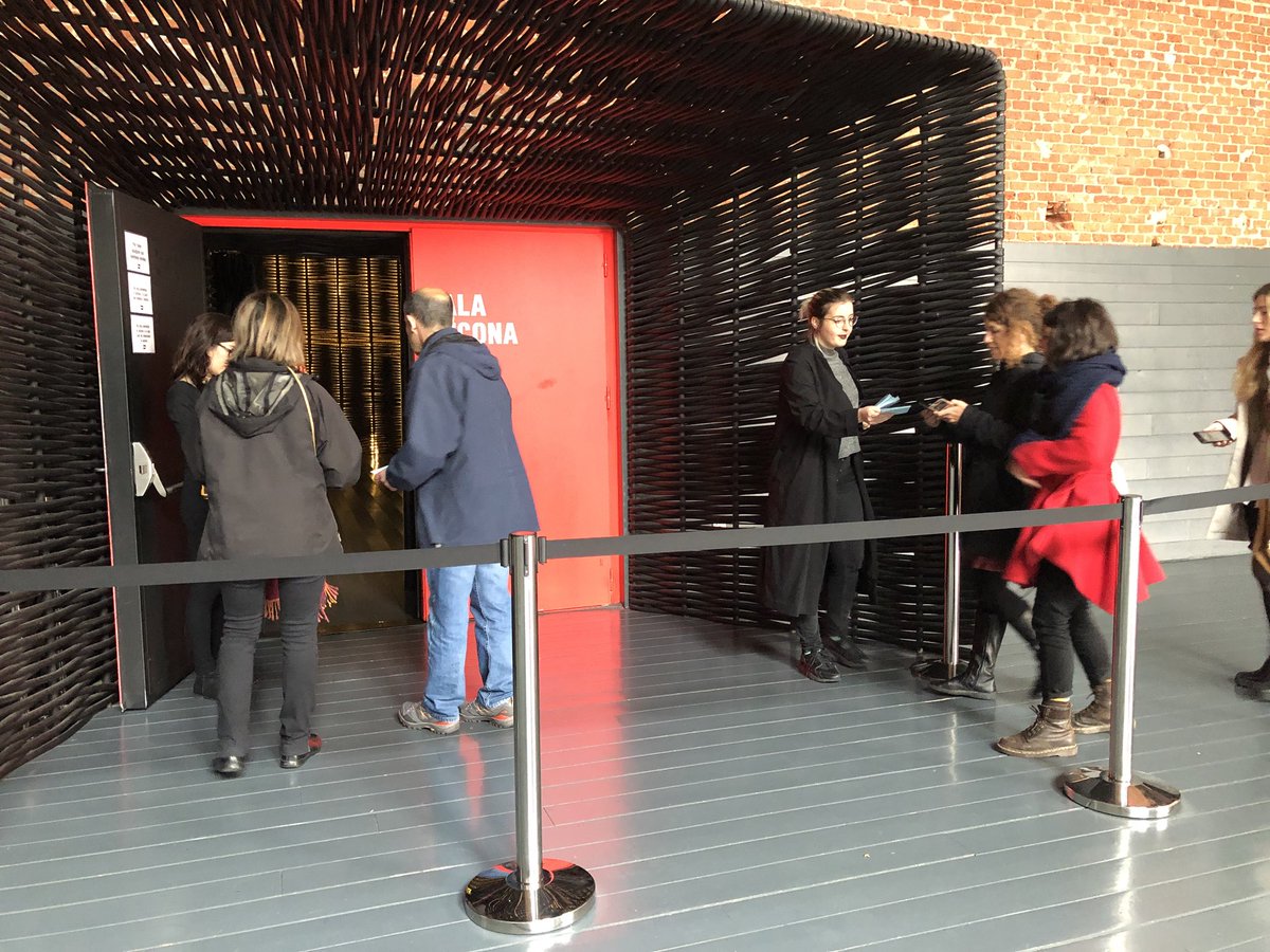 DBlastica's tweet photo. La lluvia no ha podido con #lascallespelicula Venga que hoy estamos de doblete, hay otro pase a las 18:30! 🎥🌧🌈 #cinemadrid #cineargentino #cinetecamadrid #BAFICI #mataderomadrid https://t.co/odt8U5OoYm
