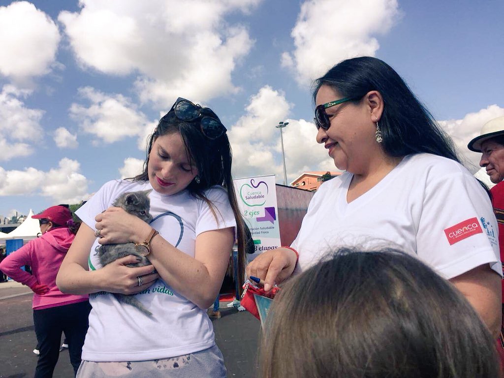 GabiBritoA's tweet photo. Llegamos al Parque de la Madre a la Feria Integral por el #DiaMundialDeLaSalud en #Cuenca. 

¡Ven y aprende todo sobre las atenciones a nuestro cuerpo que es el único hogar de nuestra mente, el único lugar que tenemos para vivir! 

#CuencaSaludable 
#SaludParaTodos https://t.co/GxfvBZrz7o