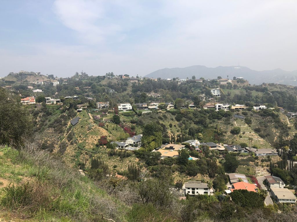 StephenDonofrio's tweet photo. Hanging with the stars of @BCCCC in #Hollywood this week 4 the annual #BCCCC citizenship & #sustainability #conference. Will you be there too? Lmk! #LosAngelesCA https://t.co/3SXRkDLloe https://t.co/ebVOx4niKy