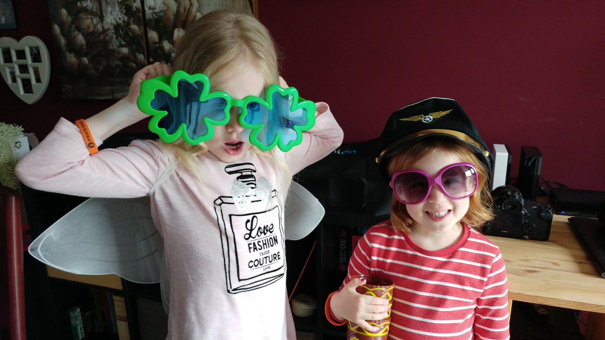 vickichislett's tweet photo. #winning at aunty and uncle duties #nieces #den #tent #fancydressbox #sorted #wherearethegirls https://t.co/7qRU6fvS1f