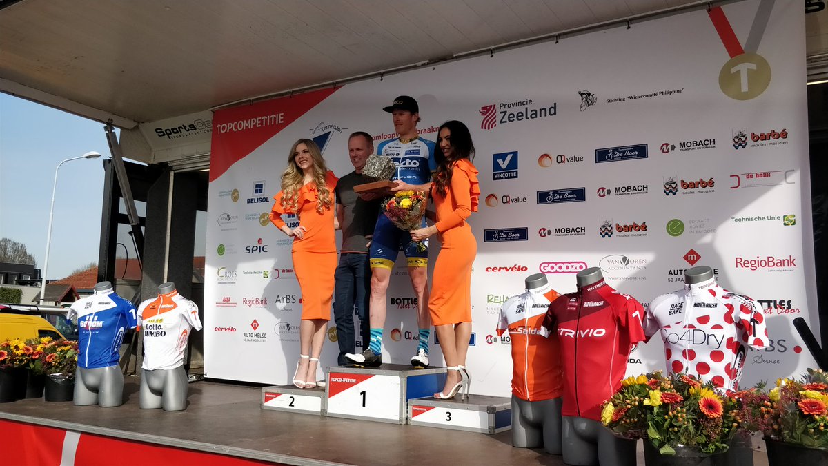 De kasseientrofee in de Omloop van de Braakman ging overduidelijk naar René Hooghiemster!