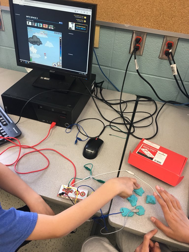 Volunteering at the @durhamDDSB Parent as Partners symposium this am. Learning how to make a game controller using makey makey... these kids are awesome!!