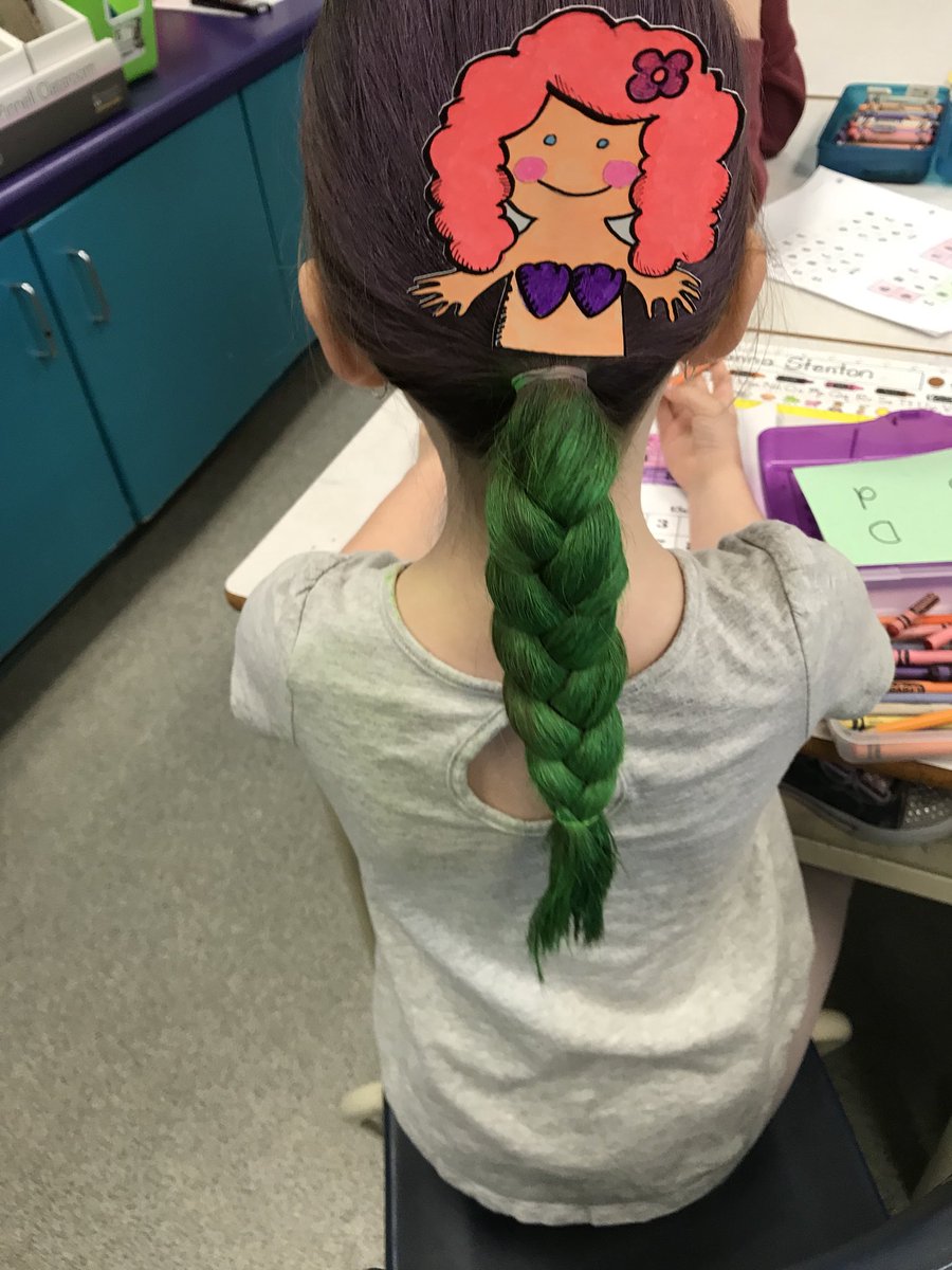 grade1sullivan's tweet photo. Crazy hair day fun!! @basinviewdrive https://t.co/vUKO36CBta
