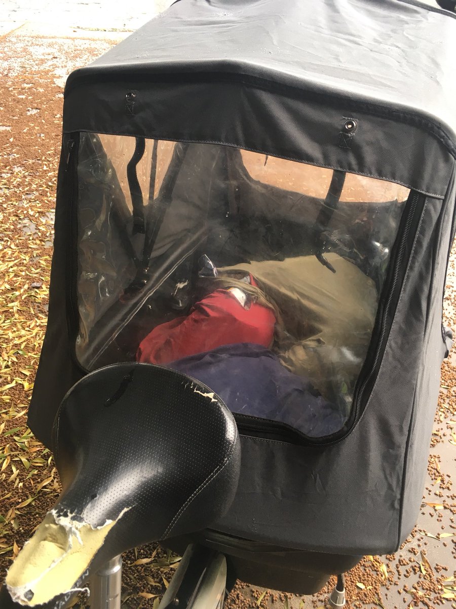 TopHat8855's tweet image. Day 7. Groceries! Excuse the saddle; I’m rough on those. #30daysofbiking #madsencycles