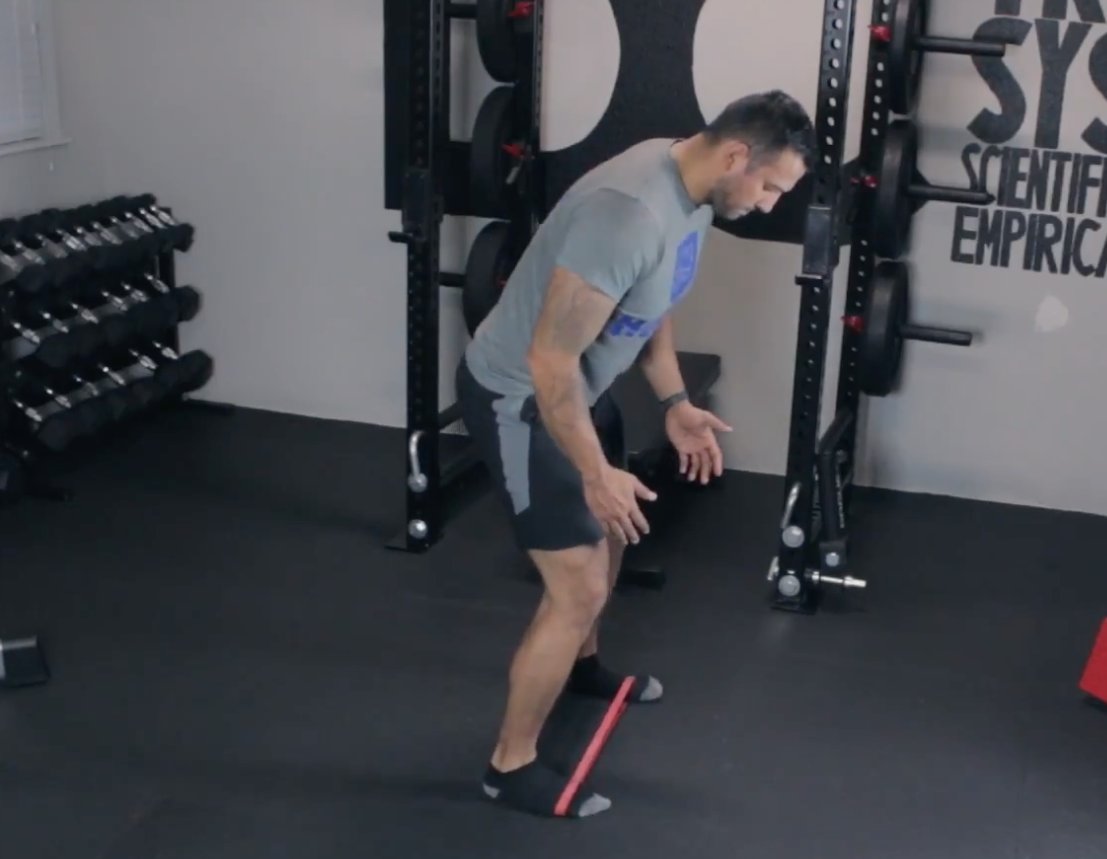T_Nation's tweet photo. "Researchers found that by placing the band around the forefeet, gluteal activation was higher compared to placing the band around the ankles or knees. This is because in addition to resisting adduction, your feet will have to resist inward rotation."

https://t.co/N9xJBDBM0m https://t.co/9gxlKRxhYb