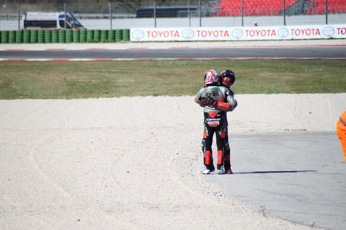 21mm_it's tweet photo. #Crash @baiox_151 @ApriliaOfficial @nuovaM2racing @circuitomisano @CIVtv @ https://t.co/he6ED0VBSr
