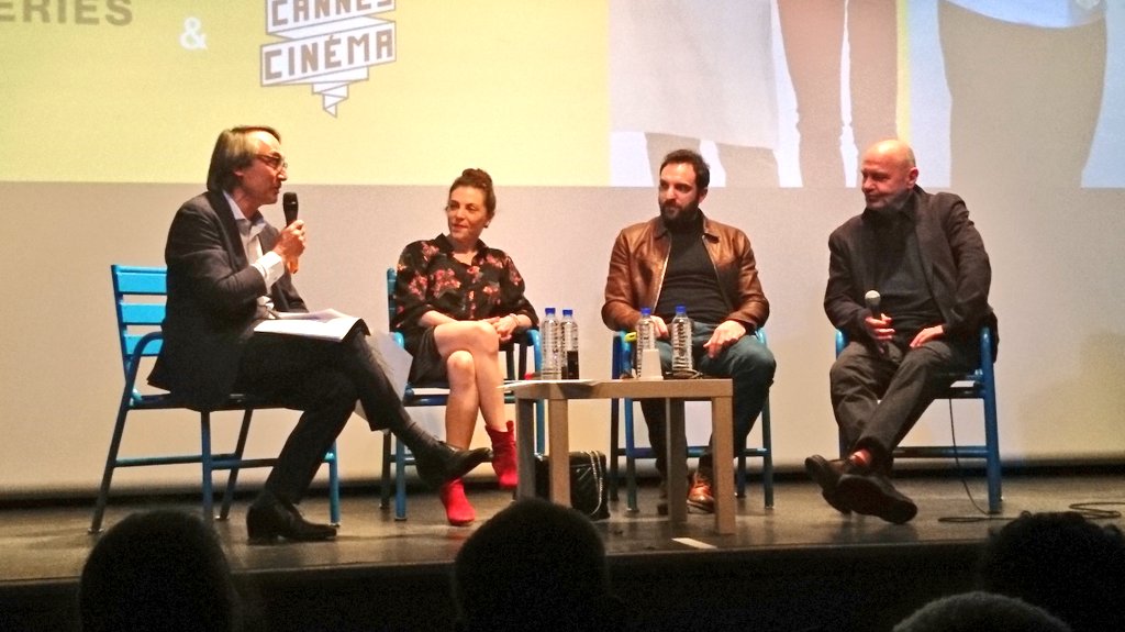 B2Gilles's tweet photo. Les comédiens de #ScenesDeMenages, #AnneElisabethBlateau et #DavidMora, et le producteur #AlainKappauf interviewés par @fviot à l'espace #Miramar #Cannes #CotedAzurNow #CANNESERIES #CANNESERIESAddict @VilleCannes @CannesIsYours @CANNESERIES https://t.co/N0DHgBSOF6