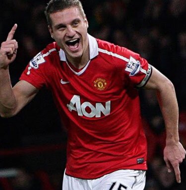 TheHeadtoHead's tweet photo. Who’s better in their prime? 

RT for Vidić🇷🇸
LIKE for Kompany🇧🇪

#MCIMUN https://t.co/Q3eZoCGI7C