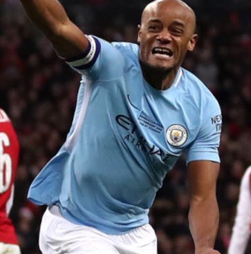 TheHeadtoHead's tweet photo. Who’s better in their prime? 

RT for Vidić🇷🇸
LIKE for Kompany🇧🇪

#MCIMUN https://t.co/Q3eZoCGI7C