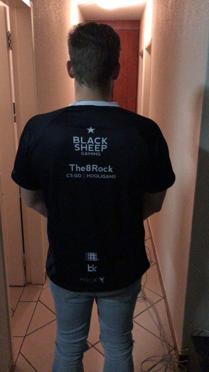 BlackSheepGG's tweet photo. #BlackSheepGG Some of our members enjoying their new shirts that arrived. https://t.co/PRJCW1KNBI
