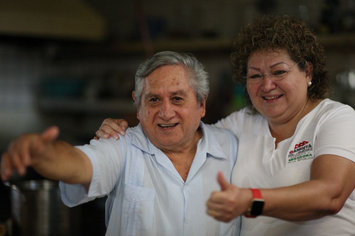 CanditaGilJ's tweet photo. Me encuentro muy contenta con el recibimiento de los locatarios del Mercado Público 27 de Octubre del Municipio de #Comalcalco  #YoConCandita #TuVozEnElSenado #AvanzarContigo https://t.co/yt14zc3Zls