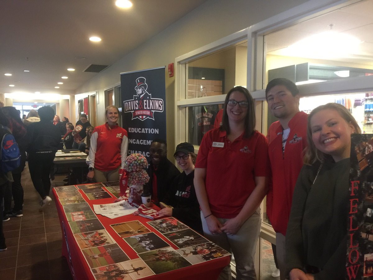 SenatorsSAAC's tweet photo. SAAC and @DE_FCA1 reps together! https://t.co/jrDtUI308c