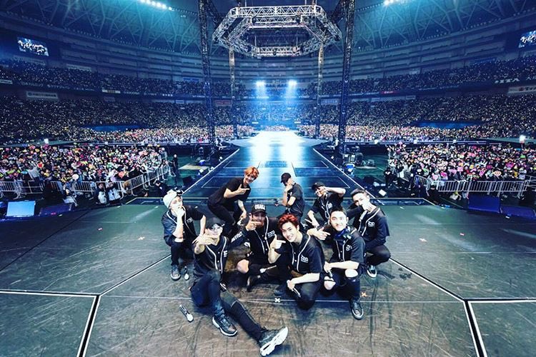 _exoxoxo522's tweet photo. 사랑하자✨ 우리 영원히 함께 하자💕 #6YearsWithEXO https://t.co/mSiKBb87Y9