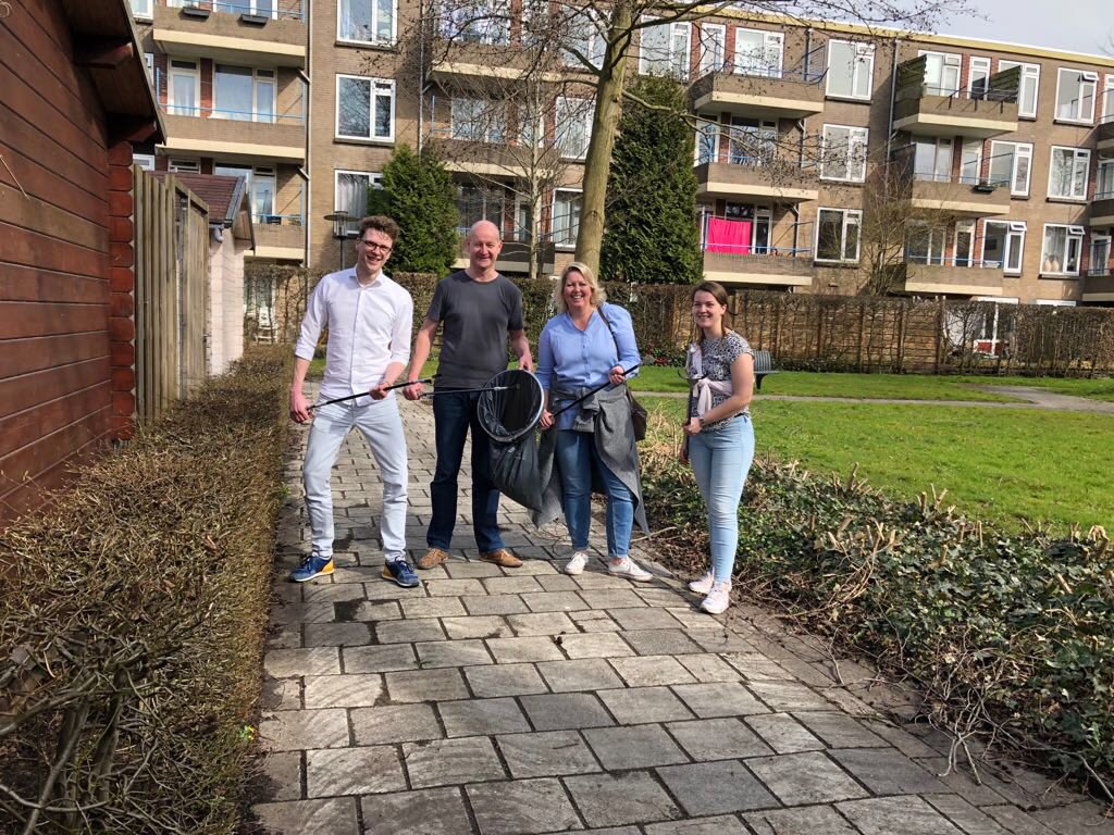 In De Wijert aangesloten bij Lentekriebelsactie. Voor outsiders, dat is zwerfvuil prikken.