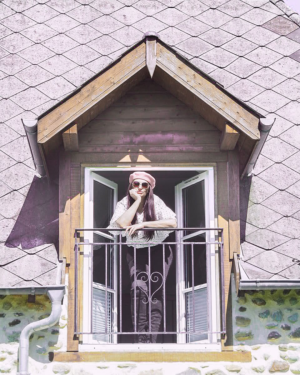 A room with a view from Monein #France 🇫🇷 I'm loving my new pink beret from <a href="/laulhere_beret/">Laulhère</a> &amp; this gorgeous polka dot top from H&amp;M!
Shop it here ↙
bit.ly/2IhfeeCbit.ly/…
- - -
#travel #travelblogger #French #Lourdes2018 #traveling #travelingram #Fashion #travelbloggers