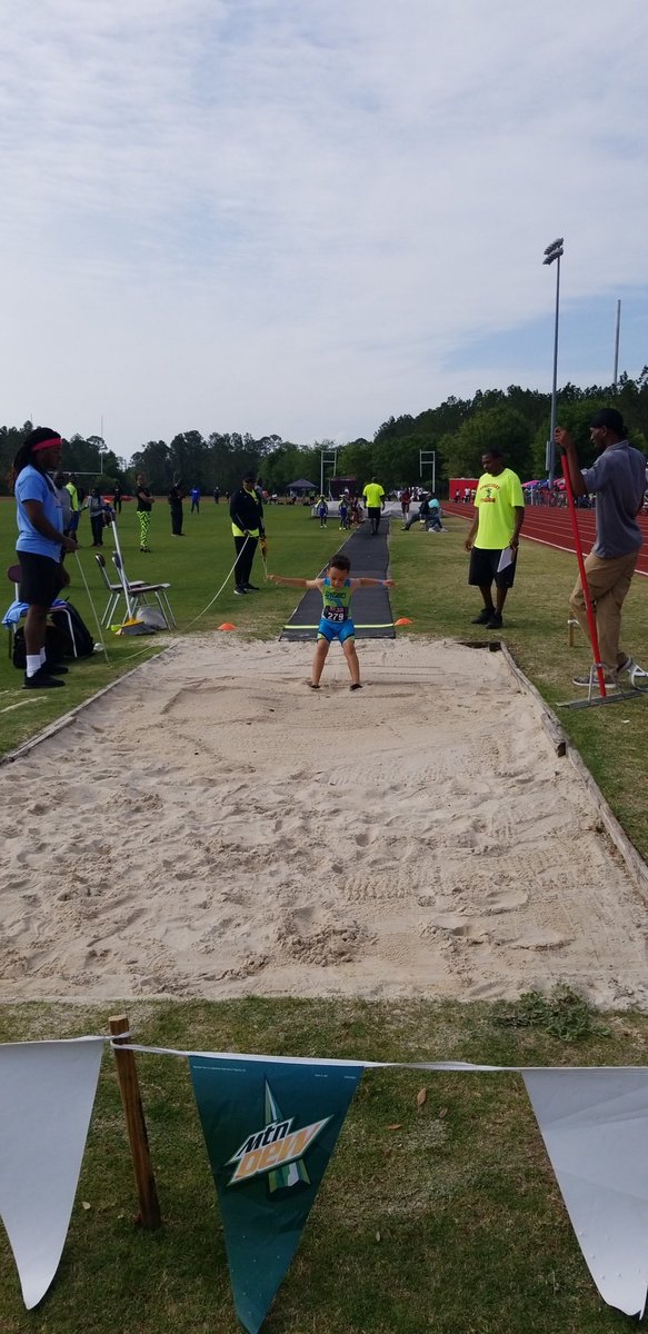 SnapWoodDLegend's tweet photo. Dash.... Long Jump #8andUnder https://t.co/WEQgw7vb6r