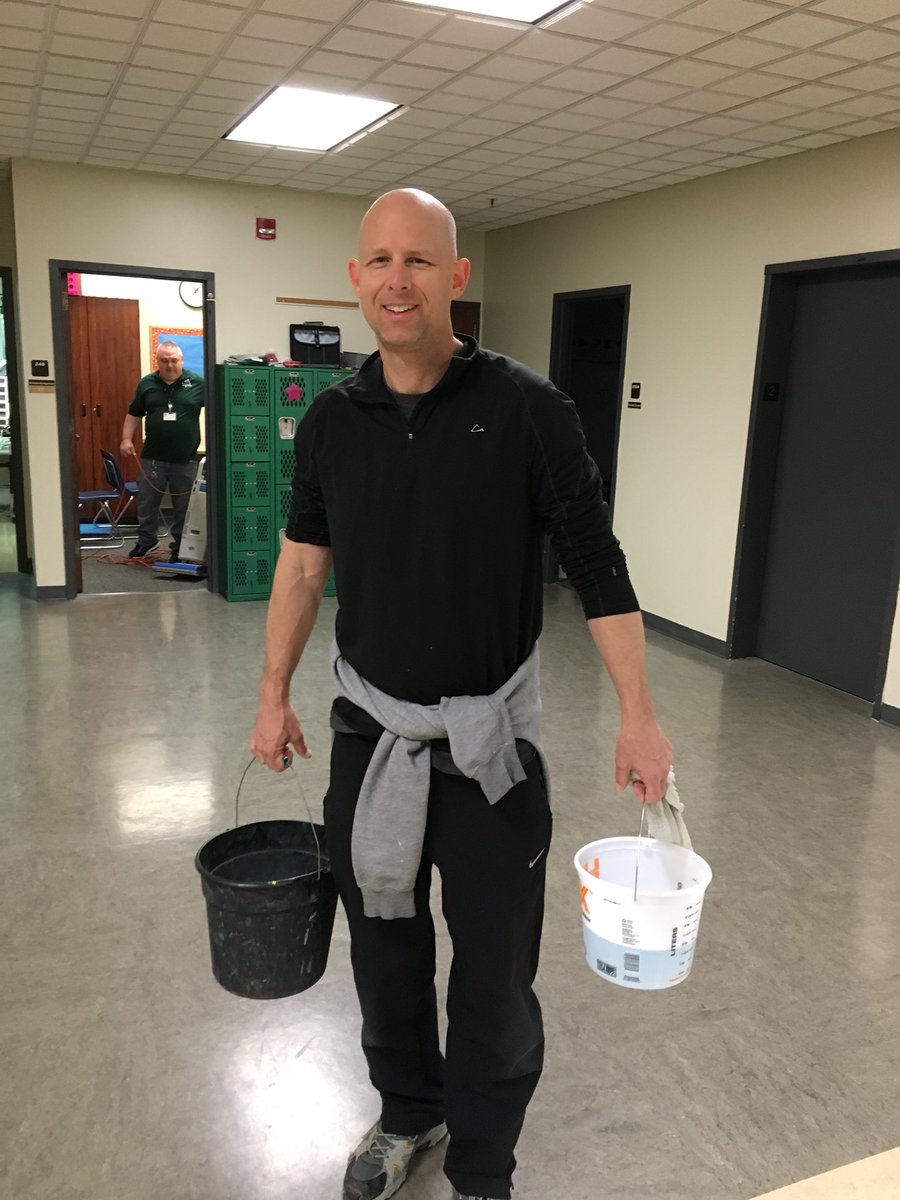 vcsawmillcampus's tweet photo. It’s good to serve together! #VCGO18 @DublinSchools Daniel Wright Elementary. https://t.co/IQPHk5wXYL