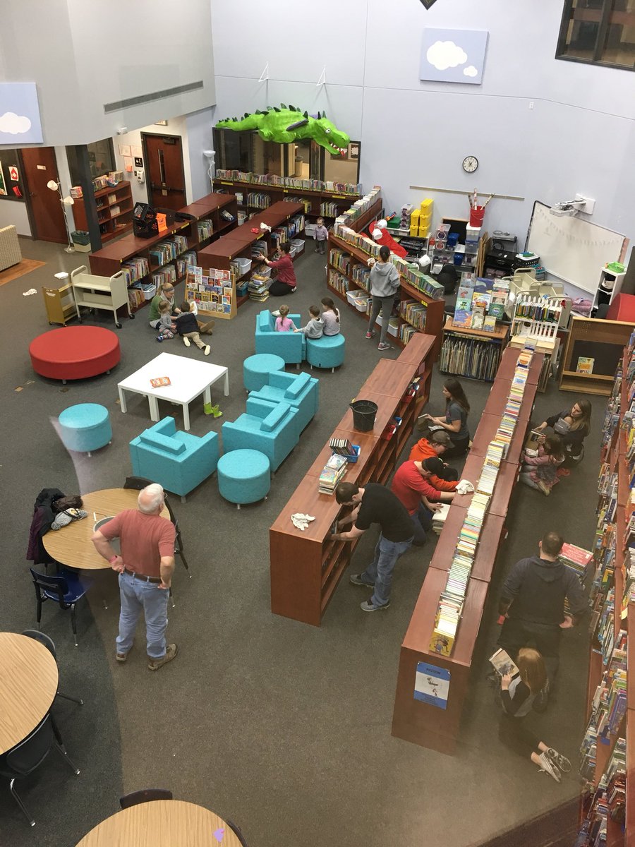 vcsawmillcampus's tweet photo. It’s good to serve together! #VCGO18 @DublinSchools Daniel Wright Elementary. https://t.co/IQPHk5wXYL