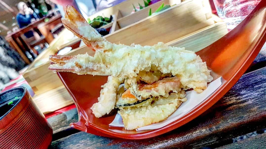 hirohikoshoda's tweet photo. Pranzo da Doozo sempre speciale 🍱😍
#ciaosonohiro #doozo #madeinjapan #recording #nuovaserie #hiroinjapan https://t.co/jZUVko3HpX