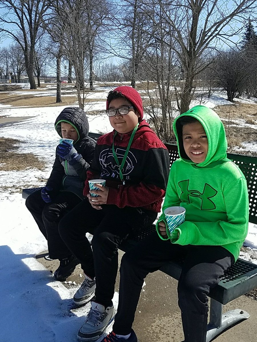 E3science's tweet photo. #fightingwinter with #hotcocoa @crwdmn https://t.co/LhkeX8cQRw